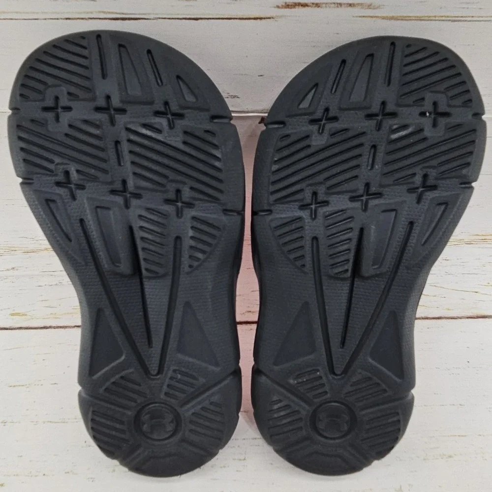 Under‎ Armour Ignite Girls Youth 11K Black Pink Slide Sandal Comfort